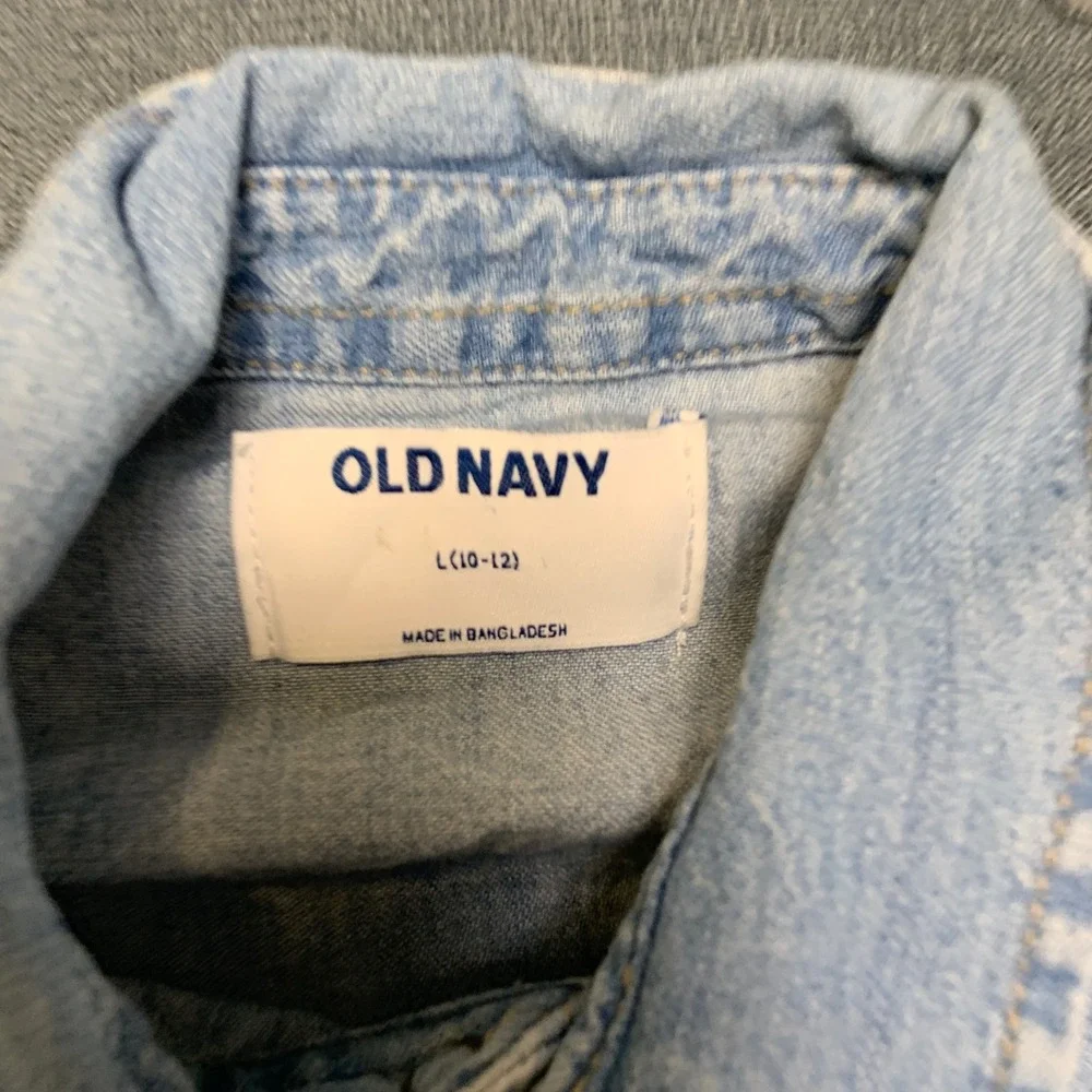 Old Navy Denim Shirt Boys Large 10-12 Blue Light Wash Button Front Chest Pockets